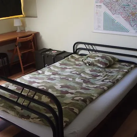Hostel Baza 15 ホステル ヴロツワフ