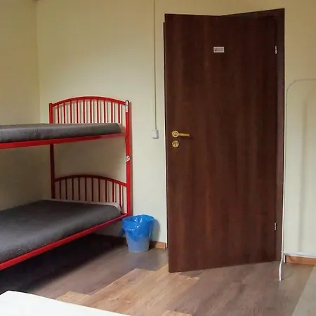 Hostel Baza 15 ホステル ヴロツワフ