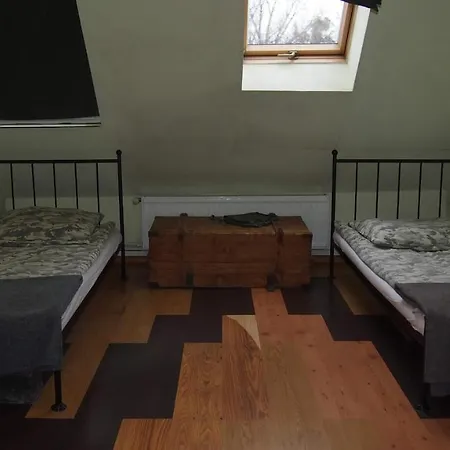 Hostel Baza 15 ホステル ヴロツワフ