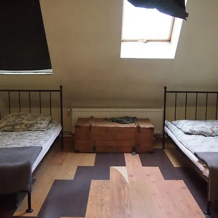 Hostel Baza 15 ホステル ヴロツワフ